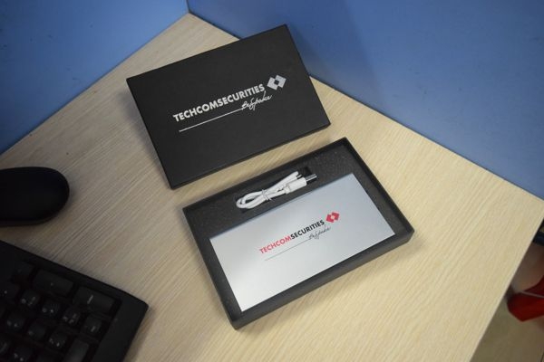 HPA - Hộp giấy âm dương đựng pin sạc