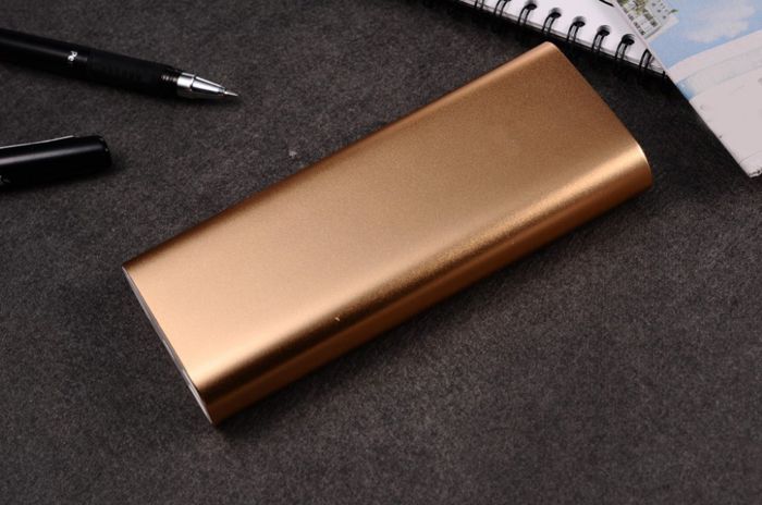 PKV 012 - Sạc dự phòng vỏ kim loại