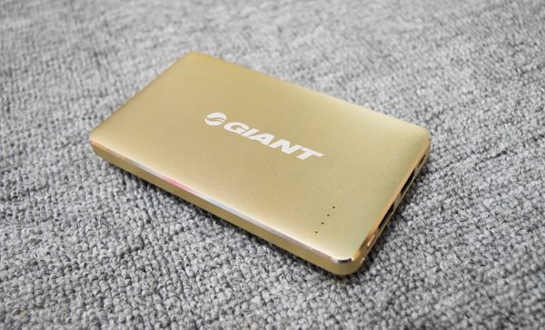 PKV 016 - Sạc dự phòng vỏ kim loại