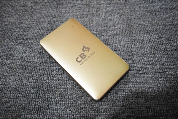 PKV 016 - Sạc dự phòng vỏ kim loại