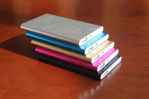 PKV 021 - Sạc dự phòng vỏ kim loại