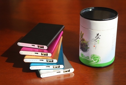 PKV 021 - Sạc dự phòng vỏ kim loại