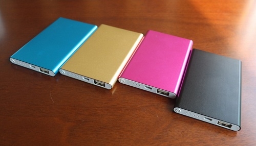 PKV 021 - Sạc dự phòng vỏ kim loại