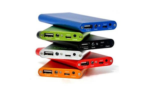 PKV 027 - Sạc dự phòng vỏ kim loại