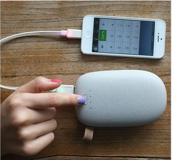 PNV 013 - Sạc dự phòng vỏ Nhựa