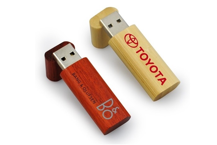 UGV 001 - USB vỏ Gỗ