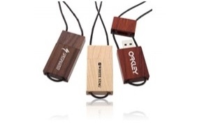 UGV 002 - USB vỏ Gỗ