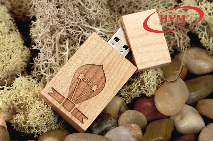UGV 005 - USB vỏ Gỗ