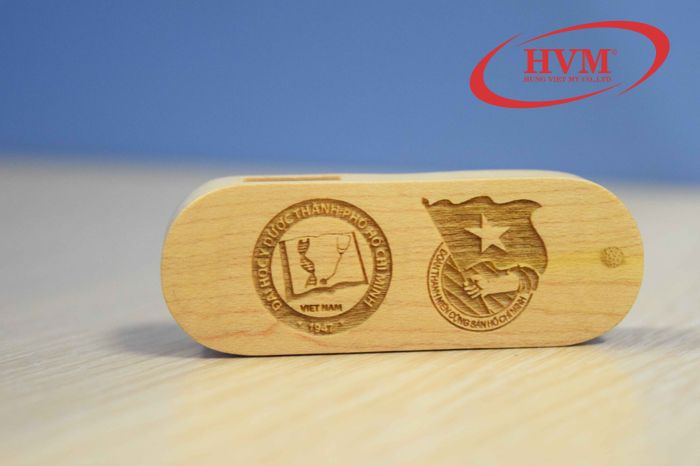 UGV 007 - USB vỏ Gỗ