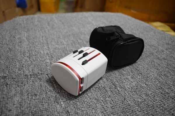 ADM 002 - Adapter Du Lịch