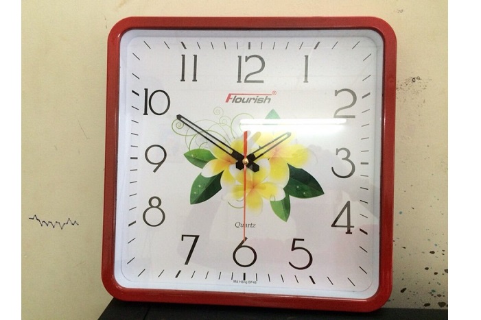 DVM 006 - Đồng Hồ Khung Vuông