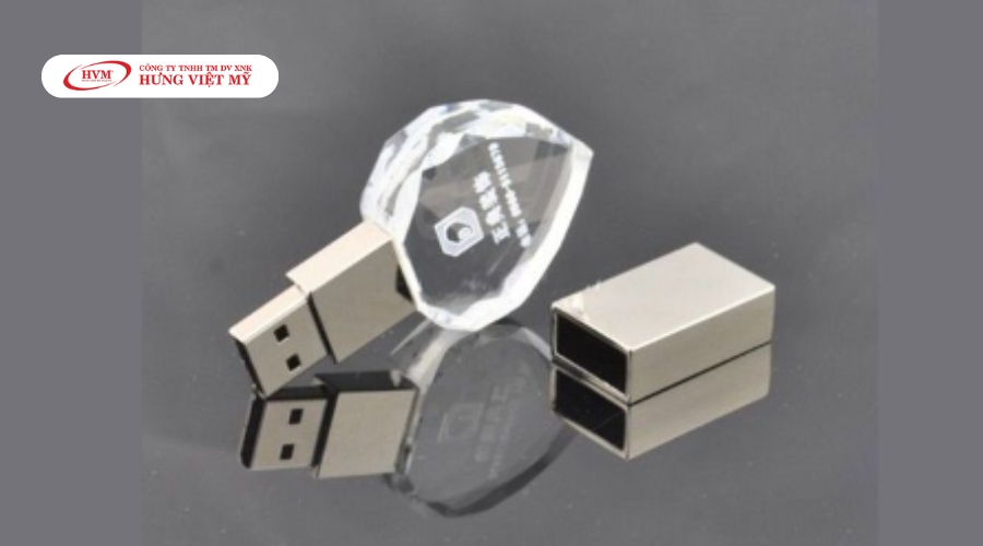 USB pha lê trắng có nắp