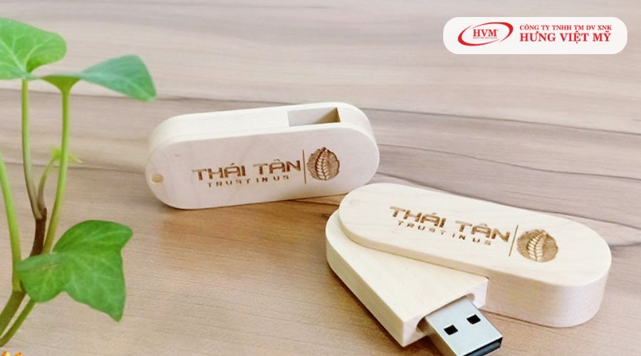 Mẫu quà tặng USB vỏ gỗ in logo