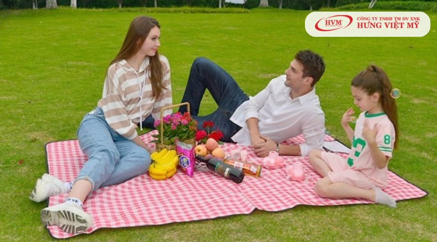 Mẫu quà tặng mùa hè độc đáo: thảm dã ngoại picnic