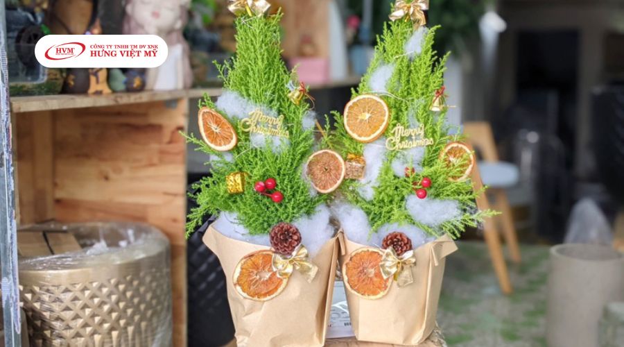 Món quà tặng Noel cây tùng thơm mini