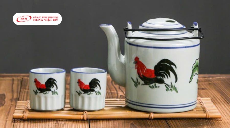 Mẫu ấm trà truyền thống in họa tiết dân gian xưa