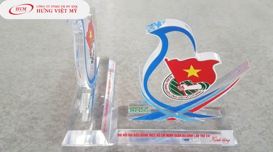 Mẫu quà tặng đại hội đẹp: kỷ niệm chương