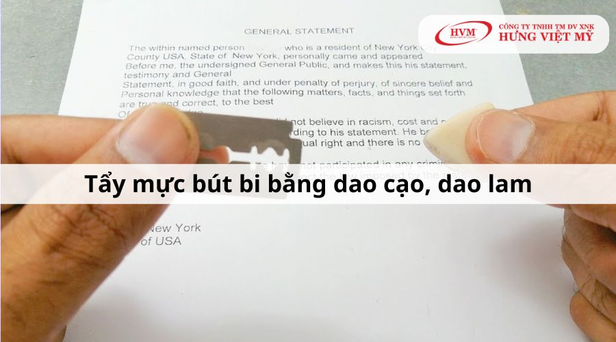 Tẩy mực bút bi bằng dao cạo, dao lam