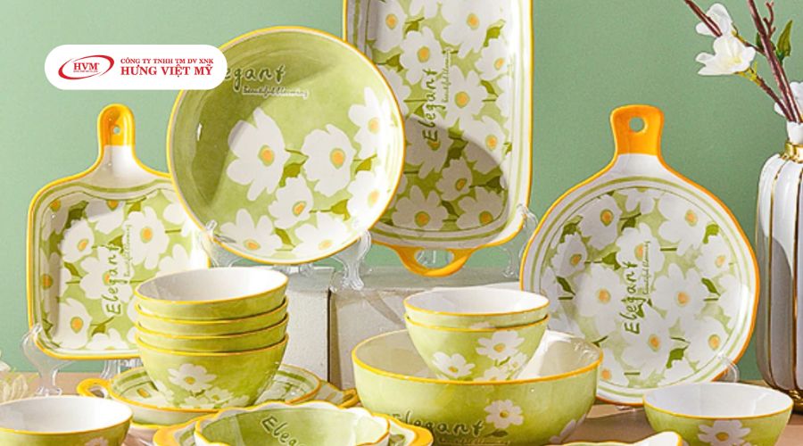 Set quà tặng 20/10 ý nghĩa cho đồng nghiệp nữ: bộ chén sứ