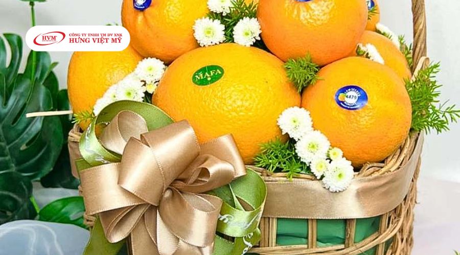 mẫu quà tặng 20/11 ý nghĩa: giỏ hoa quả