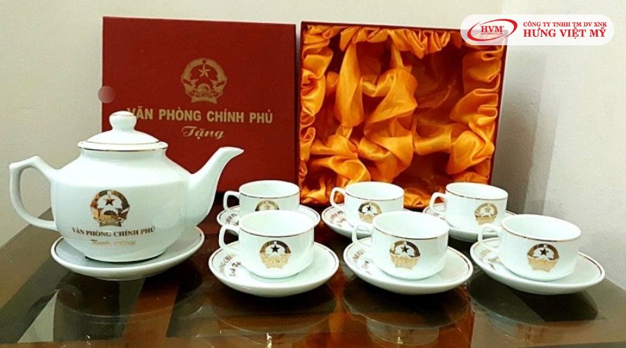 Bộ ấm chén quà tặng in logo kỷ niệm