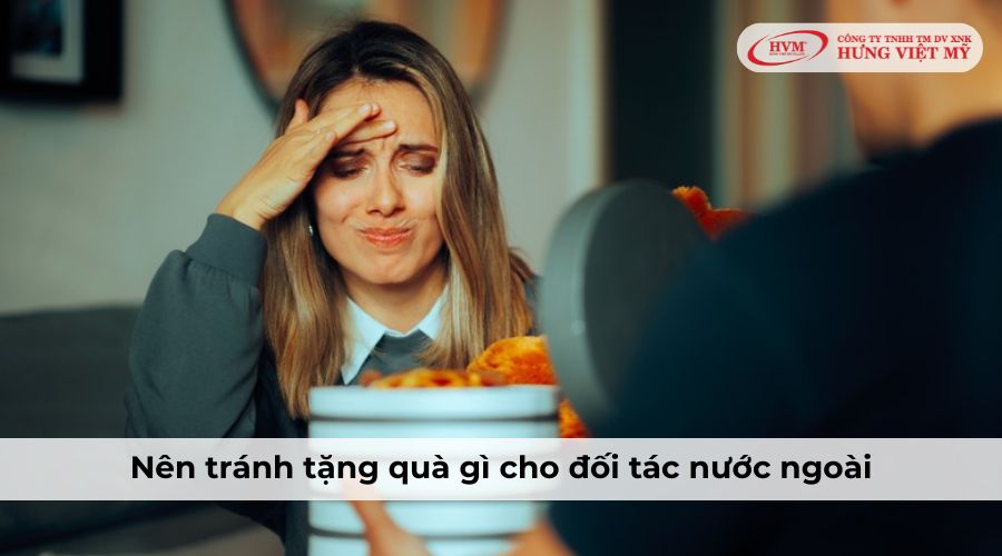 Nên tránh tặng quà gì cho đối tác nước ngoài