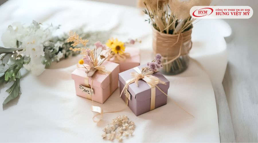 cách làm hoa trang trí hộp quà​