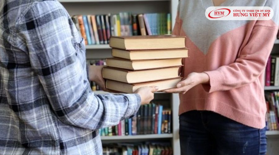 quà tặng cuối năm cho học sinh​
