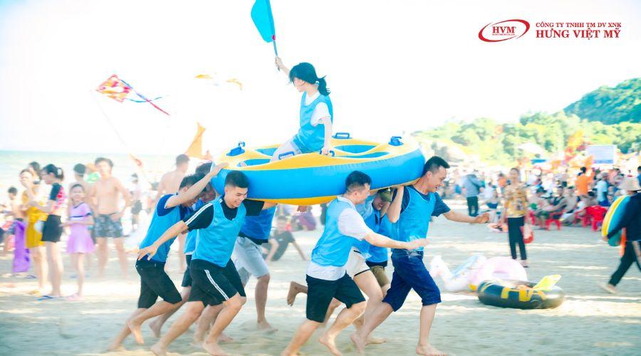 Trò chơi tập thể vượt sóng ra khơi