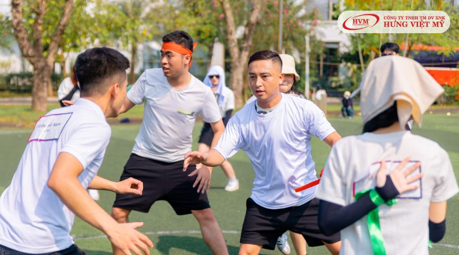 Game xé bảng tên