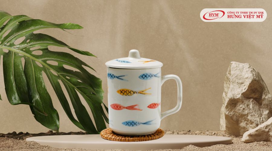 Ly sứ có nắp họa tiết đàn cá