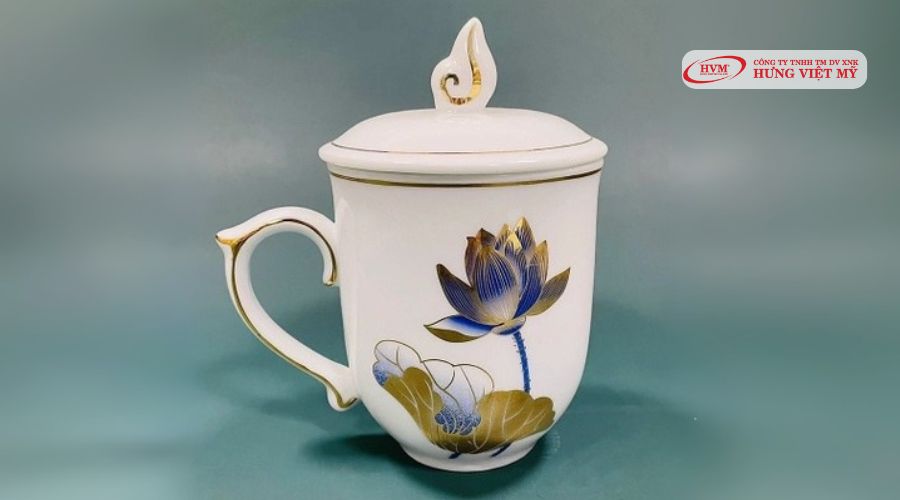 Ly sứ có nắp họa tiết hoa 