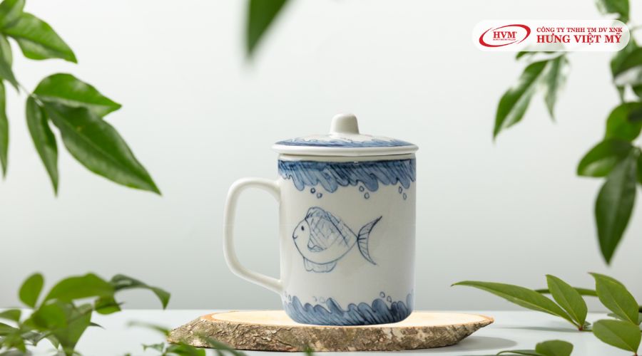 Ly sứ có nắp họa tiết men lam