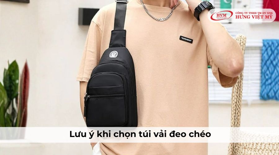 Những lưu ý khi chọn túi vải đeo chéo