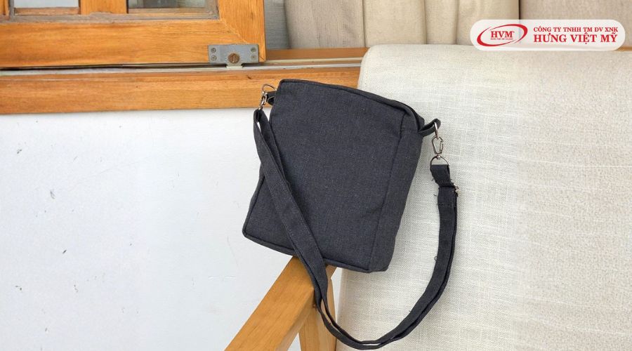 Túi vải đeo chéo hình hộp tối giản