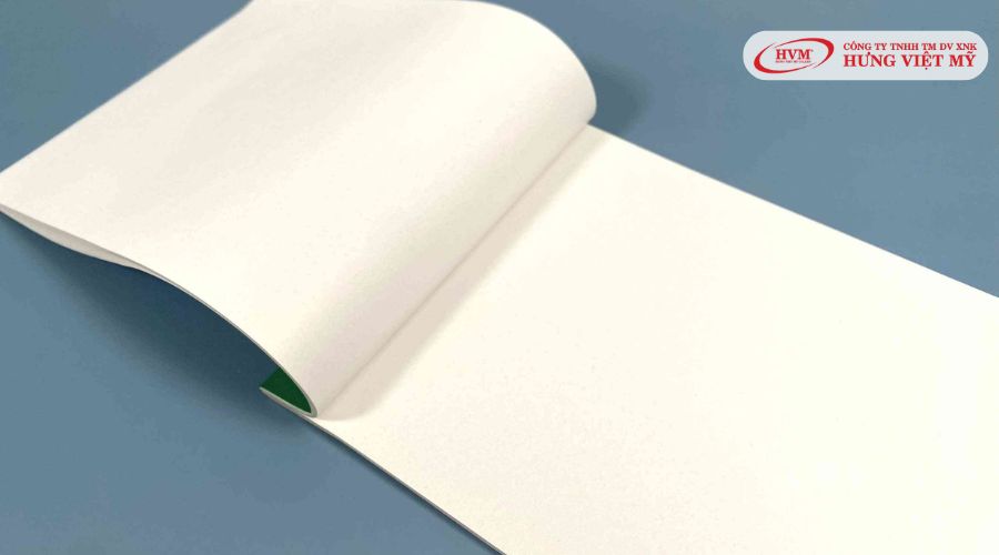 Viết lên giấy mịn phù hợp với loại mực của bút