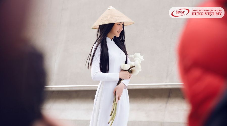 Nón lá và áo dài là món quà ngoại giao mang đậm bản sắc văn hóa Việt
