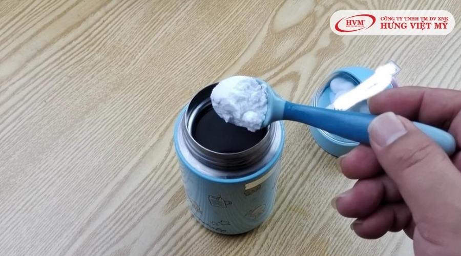 Baking soda giúp khử mùi hôi bình giữ nhiệt