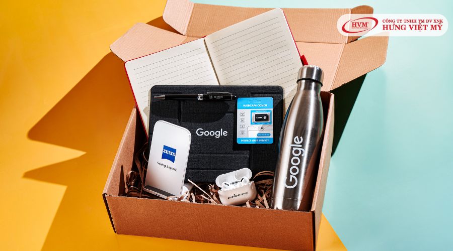 Bộ welcome kit đồ dùng công nghệ có sạc dự phòng, tai nghe, ipad