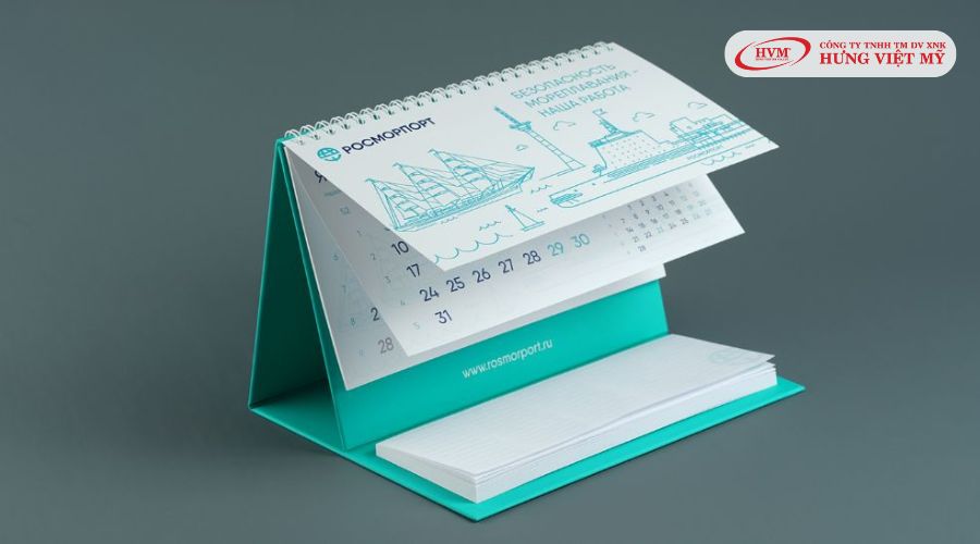 Mẫu lịch để bàn chữ M tối giản