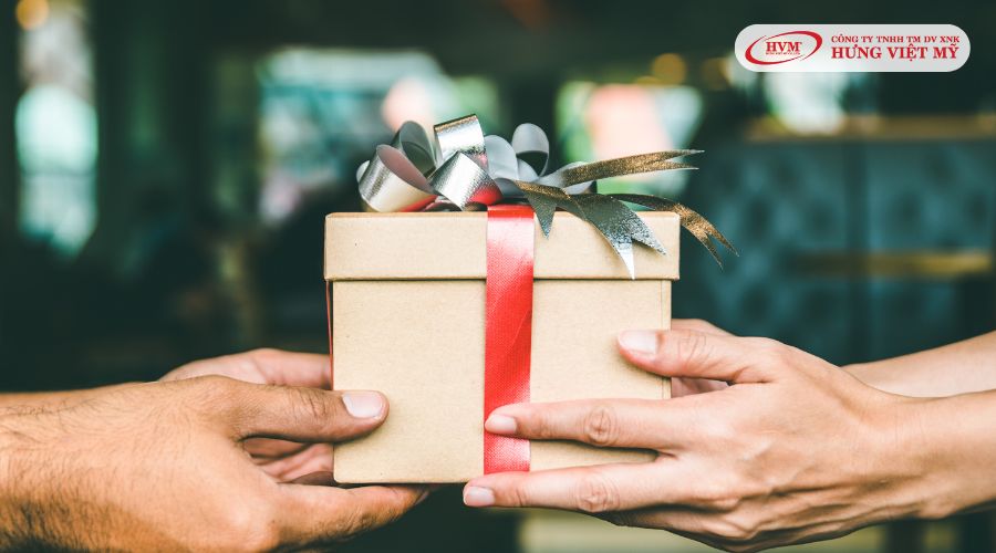 Bí quyết tặng quà cho học sinh cấp 2