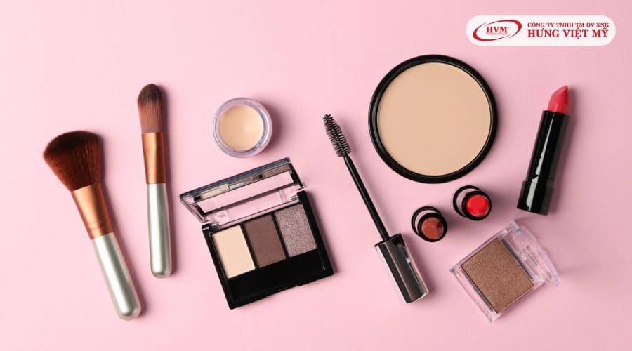 Bộ mỹ phẩm trang điểm được bạn gái yêu thích