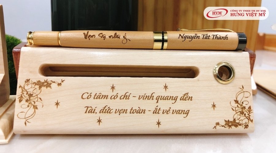 Bút quà tặng là món quà noel ý nghĩa, thiết thực, tinh tế