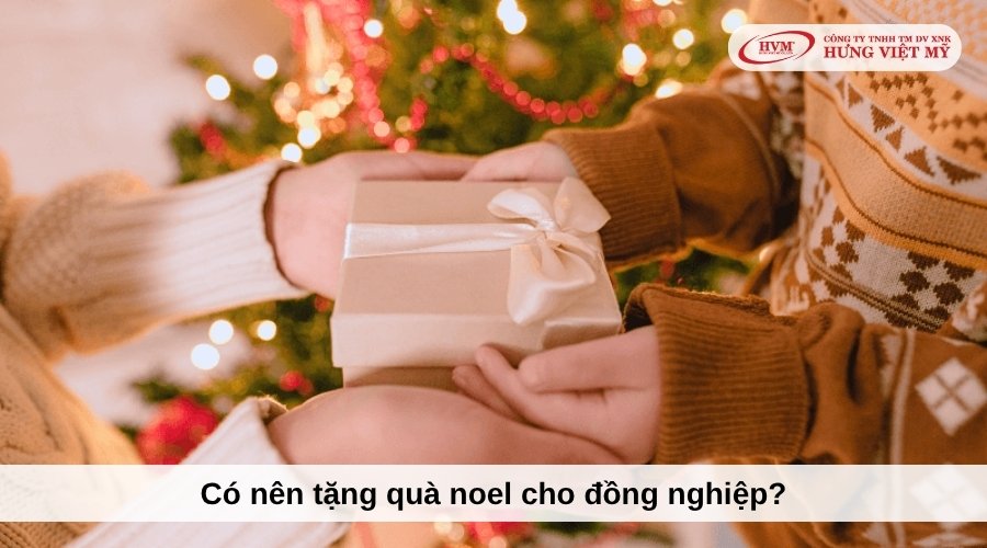 Tặng quà noel cho đồng nghiệp mang lại nhiều giá trị thiết thực