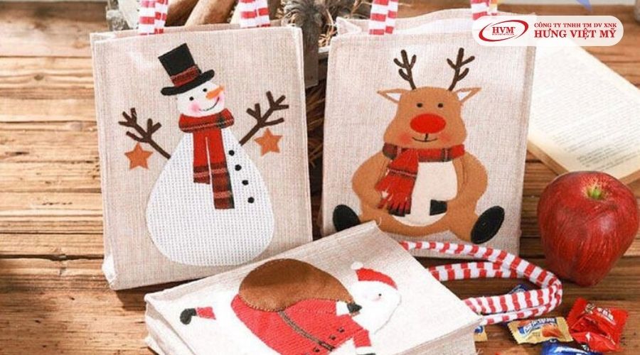 Túi vải canvas là món quà noel cho đồng nghiệp hữu dụng