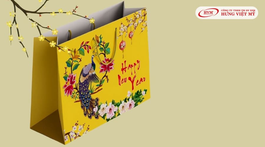 túi giấy đựng quà tết màu vàng sang trọng