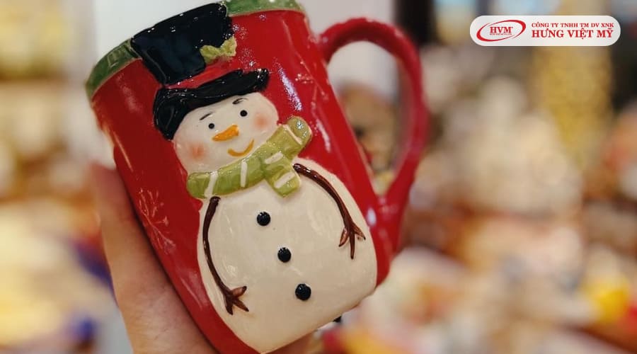 Cốc sứ in hình người tuyết độc đáo