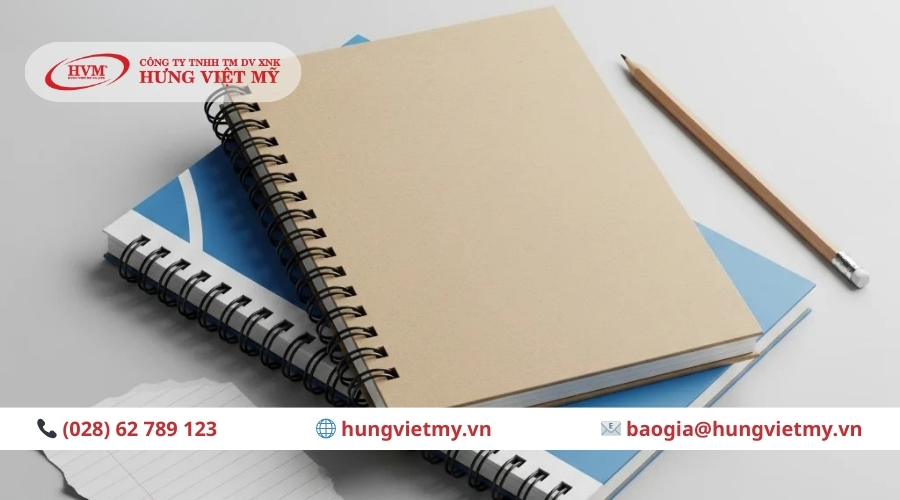 Mẫu sổ tay l&ograve; xo b&igrave;a kraft v&agrave; b&igrave;a m&agrave;u