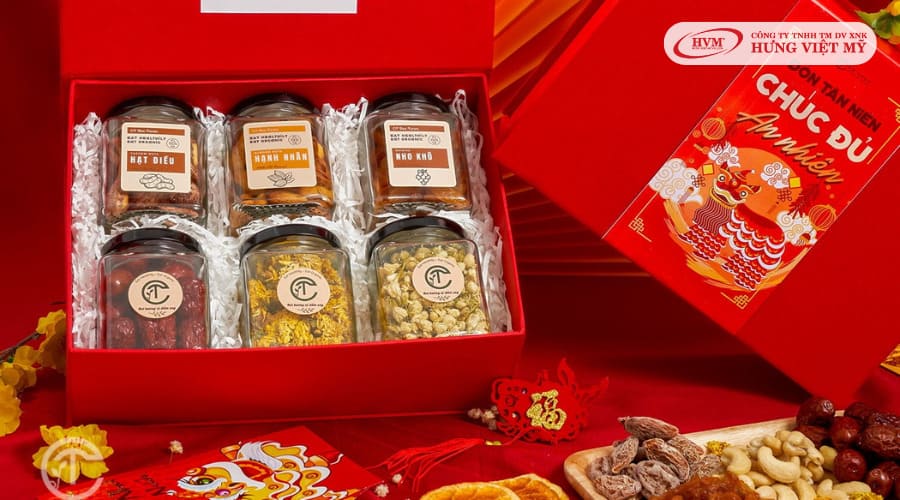 Giỏ quà Tết 300k có các loại hạt sấy khô
