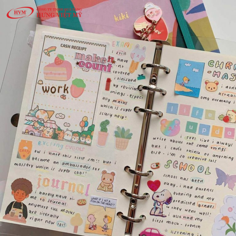 Dán sticker dễ thương để trang trí sổ còng đẹp